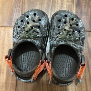 CROCS Kids Camouflage Clogs — Size 7 Toddler